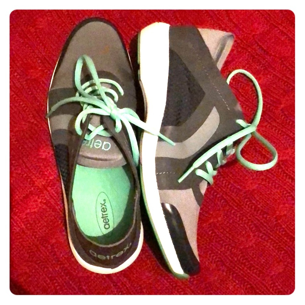 Aetrex orthotic tennis shoe